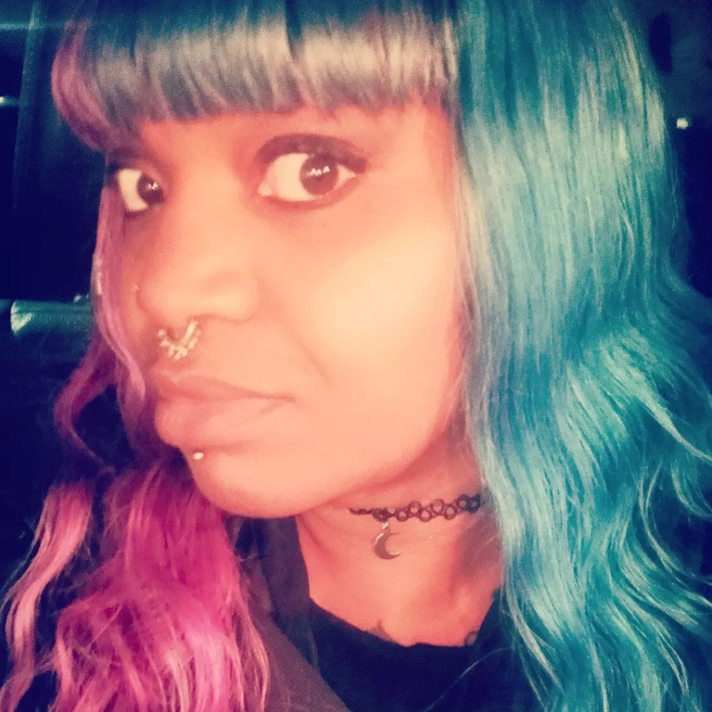 Meet your Posher, Eliza